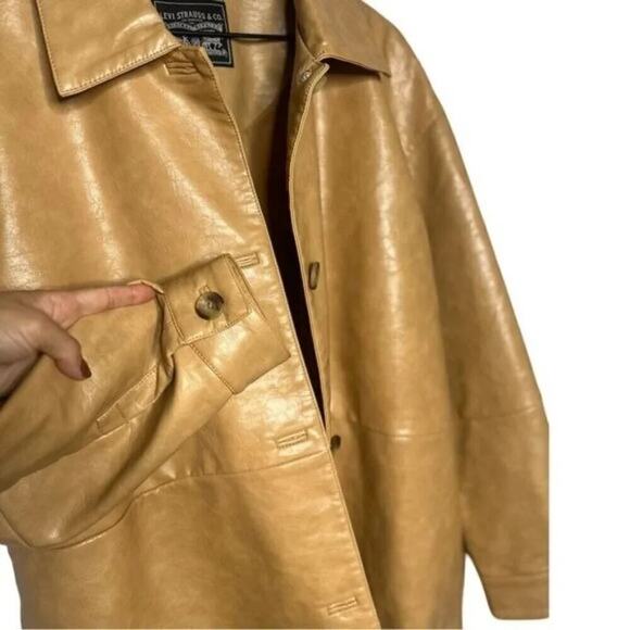 Levi's Oversize Tan Faux Leather Relaxed Button Front Jacket Size Large - Picture 8 of 16